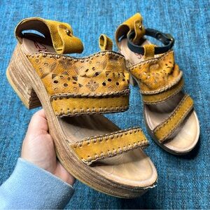 A.S.98 Platform Heeled Leather Sandals Mustard Yellow Euro 39 or US 8.5-9 *READ